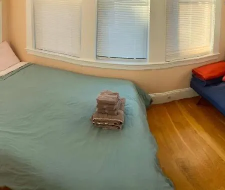 Near Train Station Gorgeous 3-Bedroom Apartment With Patios Boston Extérieur photo