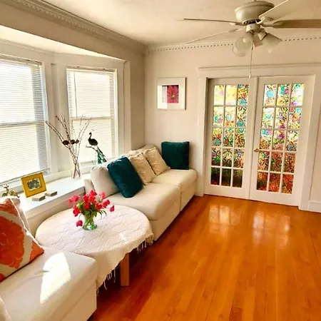 Near Train Station Gorgeous 3-Bedroom Apartment With Patios Boston Extérieur photo