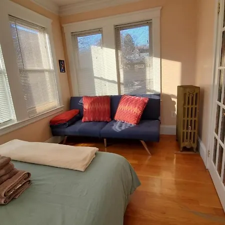 Near Train Station Gorgeous 3-Bedroom Apartment With Patios Boston Extérieur photo