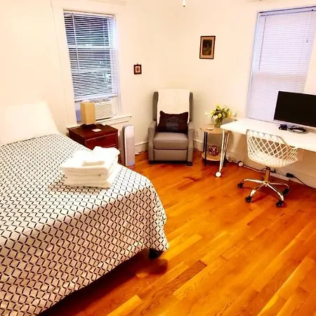 Near Train Station Gorgeous 3-Bedroom Apartment With Patios Boston Extérieur photo